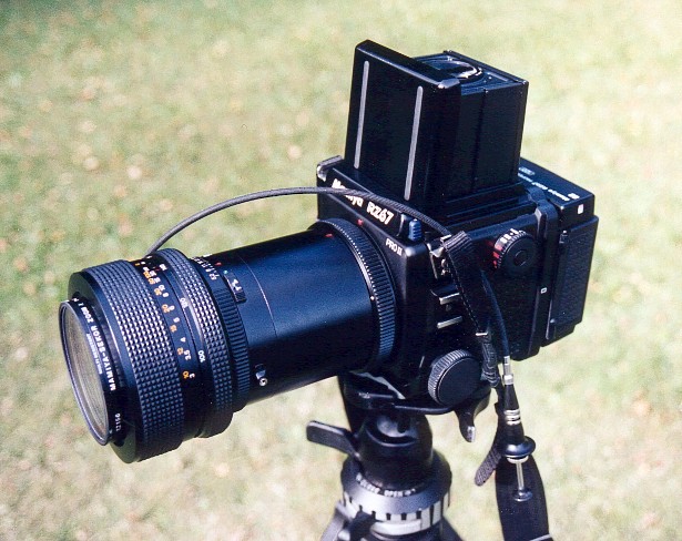 Kamera Mamiya RZ 67 Pro II mit Objektiv 100-200/1:5,2 und Drahtausl�ser